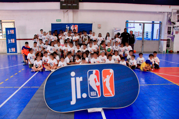 Realiza Gobierno de Pepe Chedraui Cl&iacute;nica de B&aacute;squetbol con Jr. NBA en Puebla