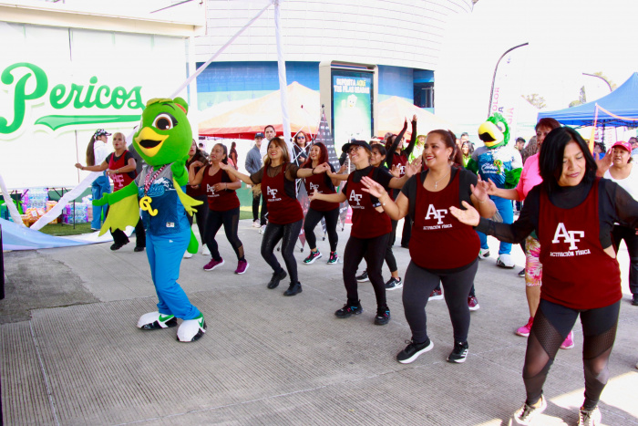 Participan activadoras físicas del IMDP en feria gratuita “Safe por la salud”