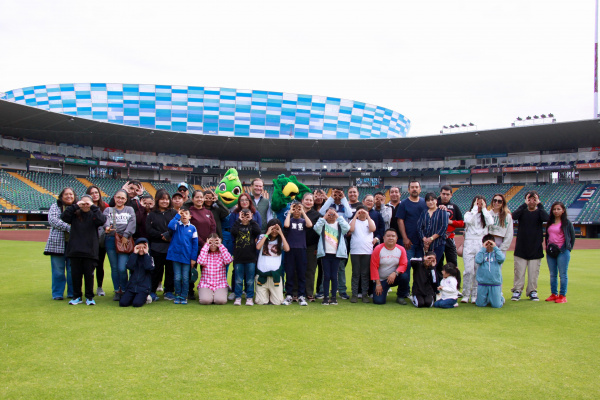 Fomenta Gobierno de la Ciudad el deporte a través de visitas guiadas en el estadio Hermanos Serdán
